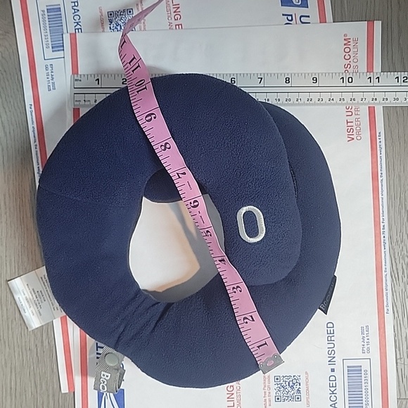 Travel Neck Pillow BCozzy Adjustable with storage bag. Blue Gray Adult Large - Picture 10 of 11